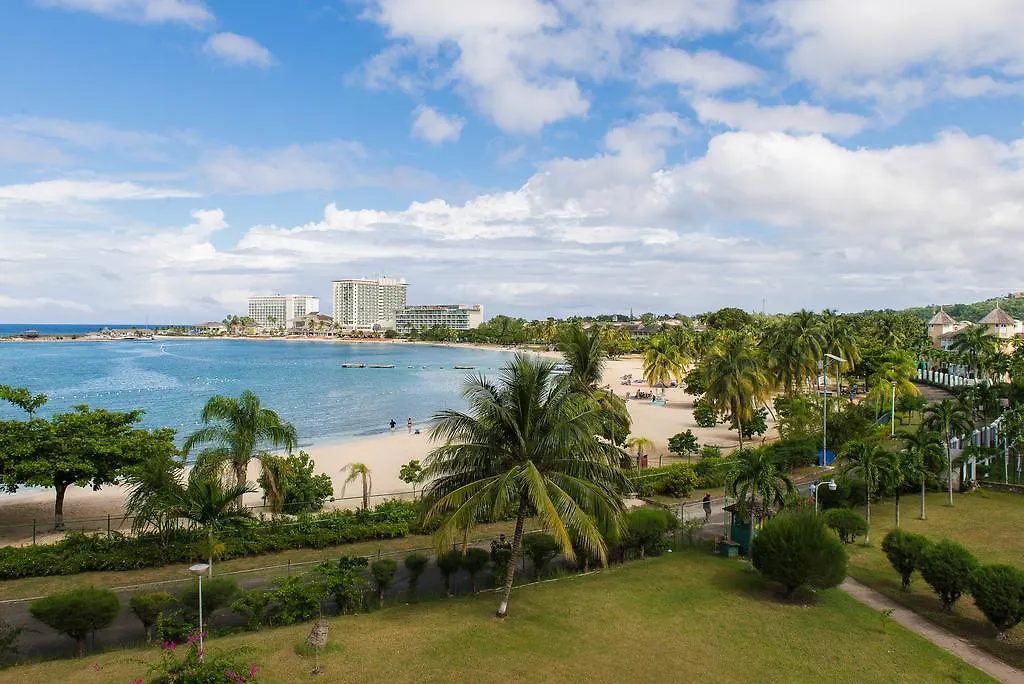 Turtle Beach Towers Ocho Rios 0*,
